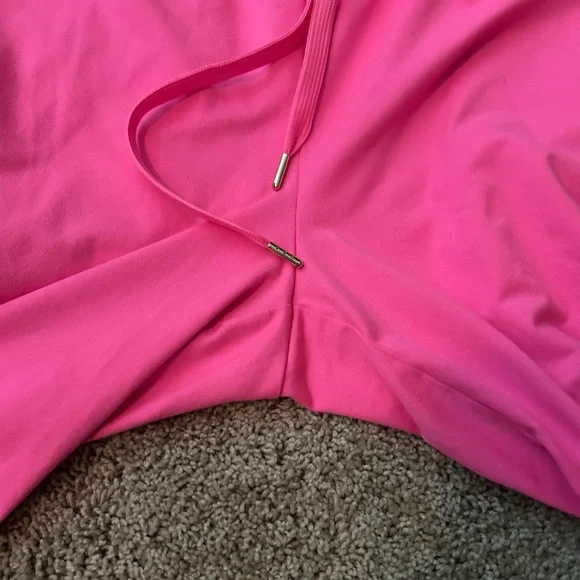 EUC Lilly Pulitzer Vibrant Roxie Pink Lillibeth SPF 50+ Joggers, Size Medium - Picture 12 of 16